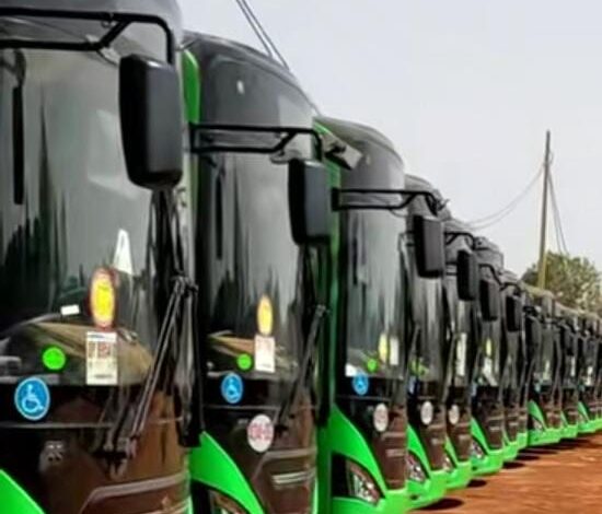 Le Burkina Faso renforce son transport public avec 375 nouveaux bus pour Ouagadougou